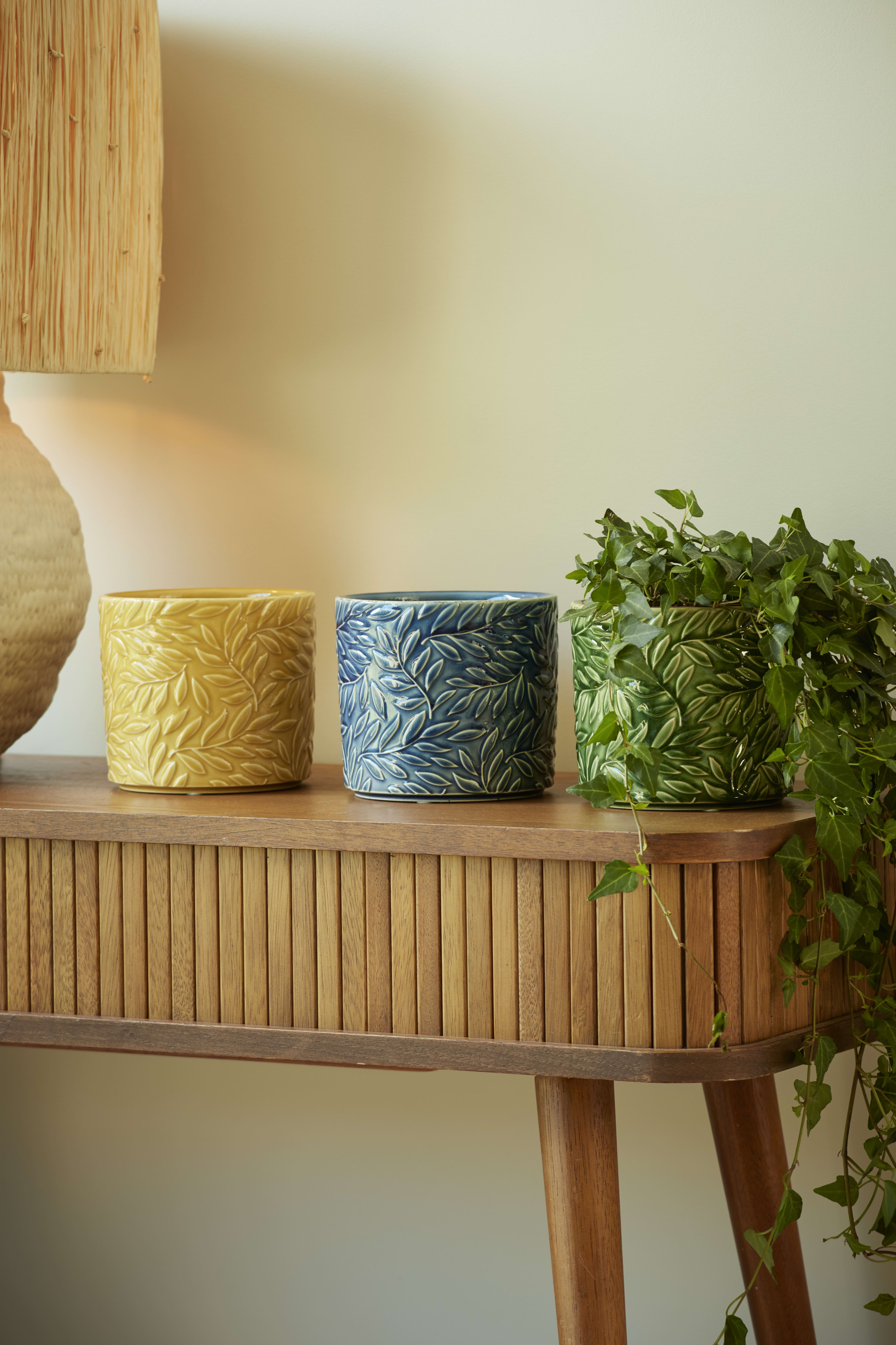 Sprig Pot Blue 14cm lifestyle